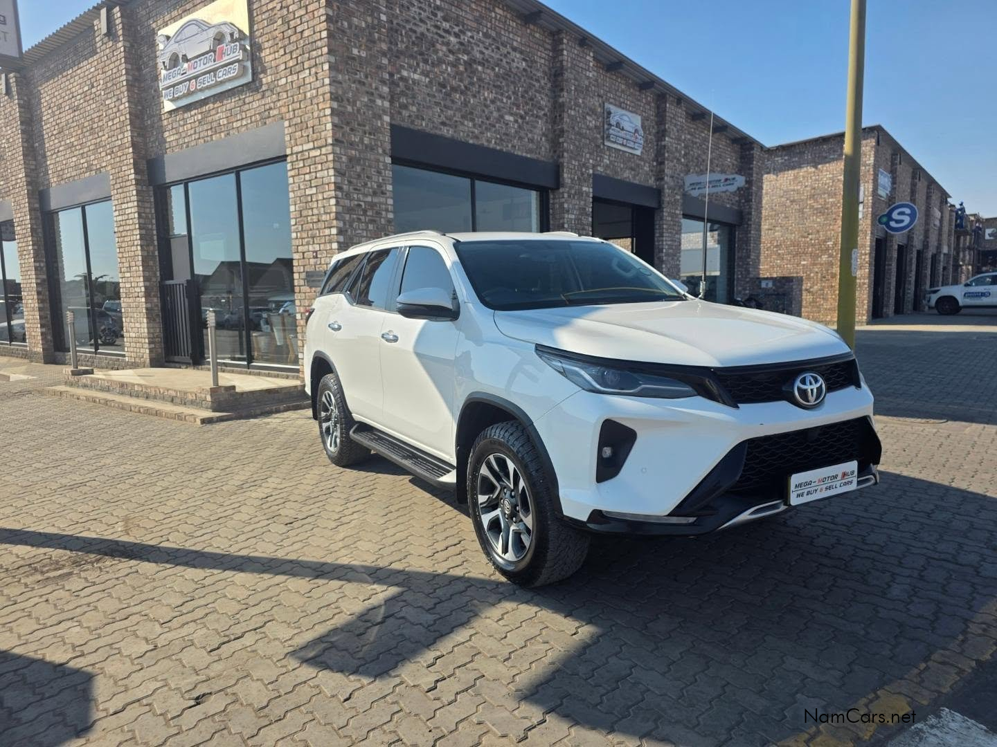 2024 Toyota Fortuner photo 1
