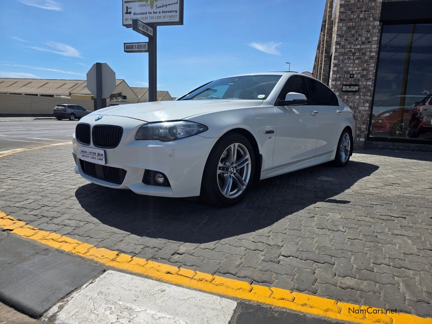 2015 BMW 5 Series photo 1