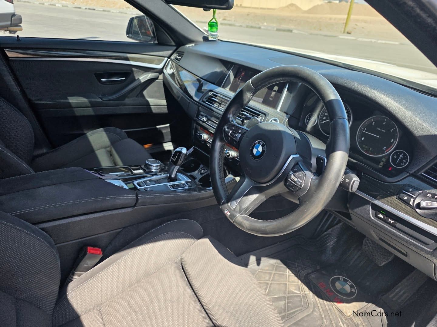 2015 BMW 5 Series photo 11