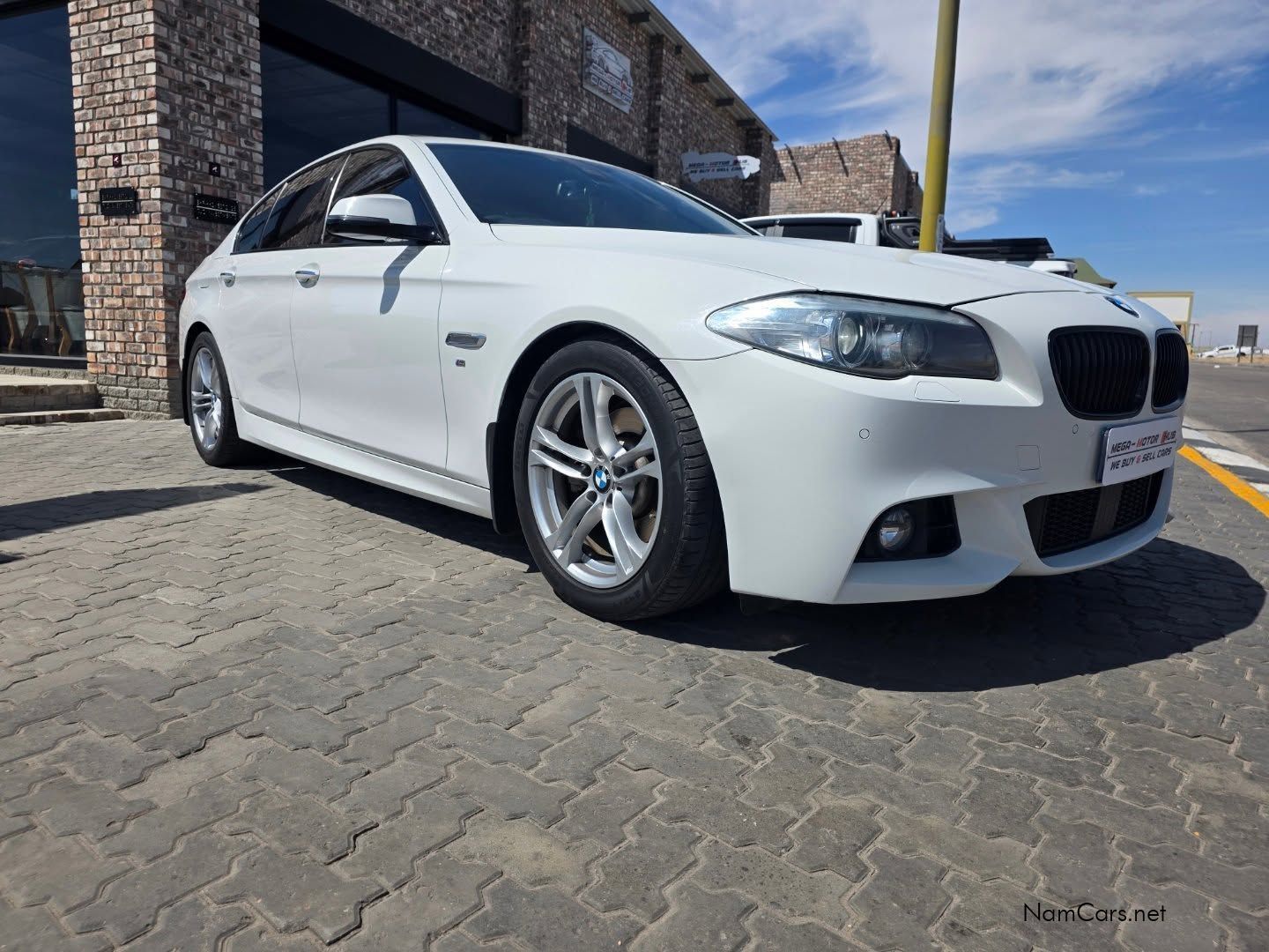 2015 BMW 5 Series photo 4