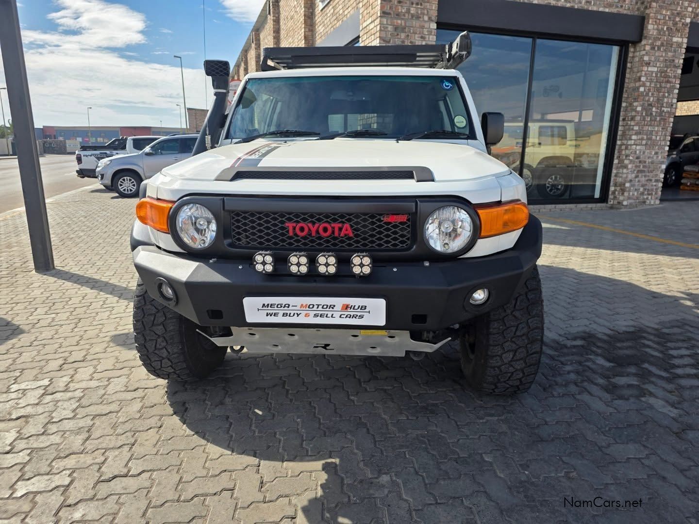 2014 Toyota FJ Cruiser photo 2
