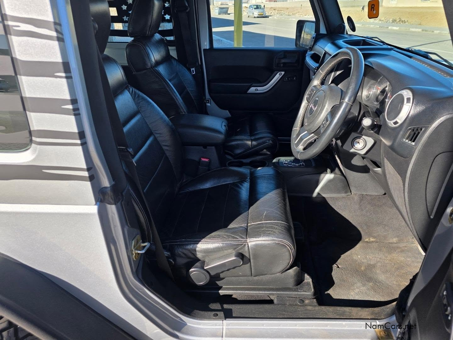 2014 Jeep Wrangler Sahara photo 13
