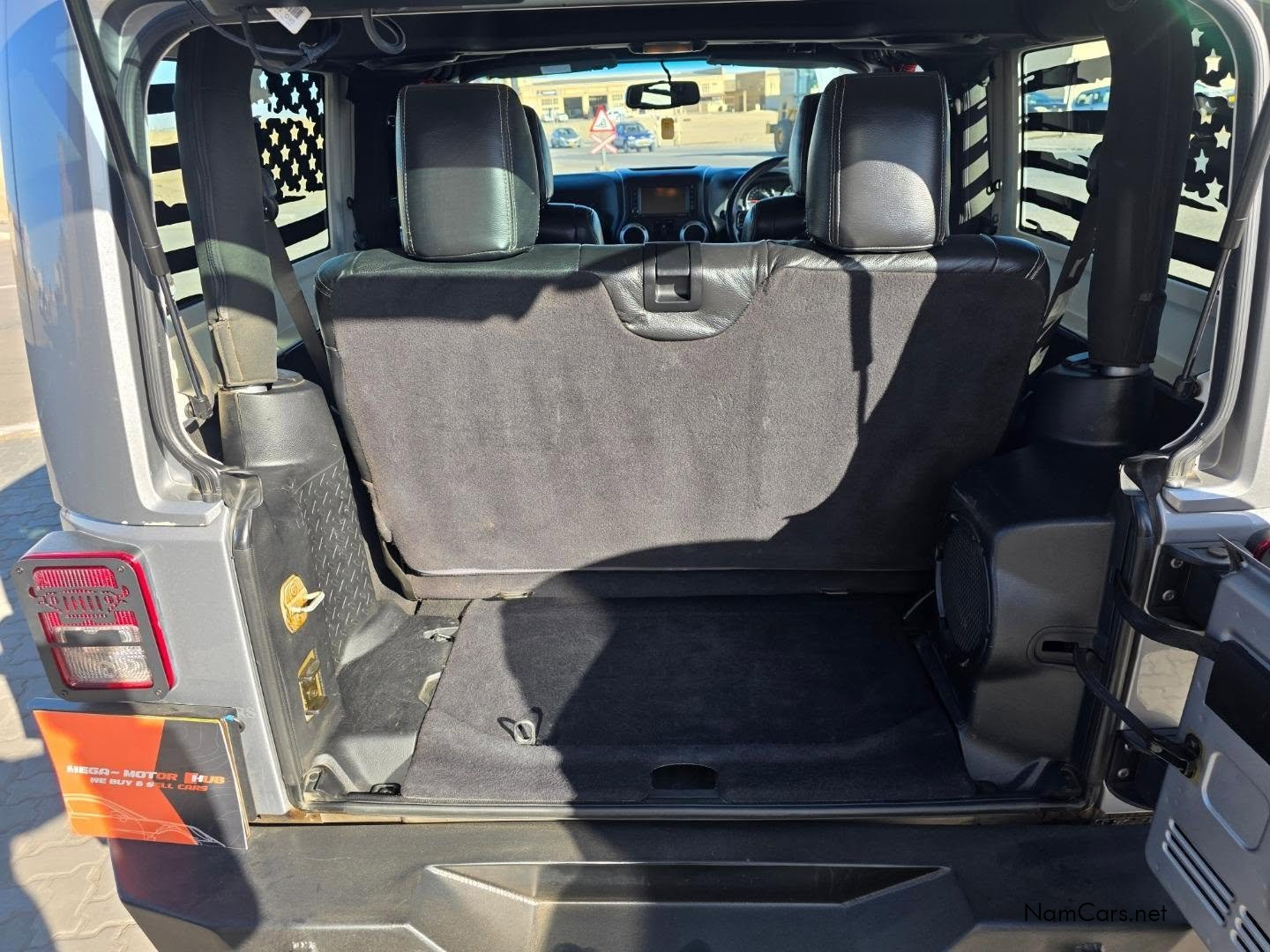 2014 Jeep Wrangler Sahara photo 14