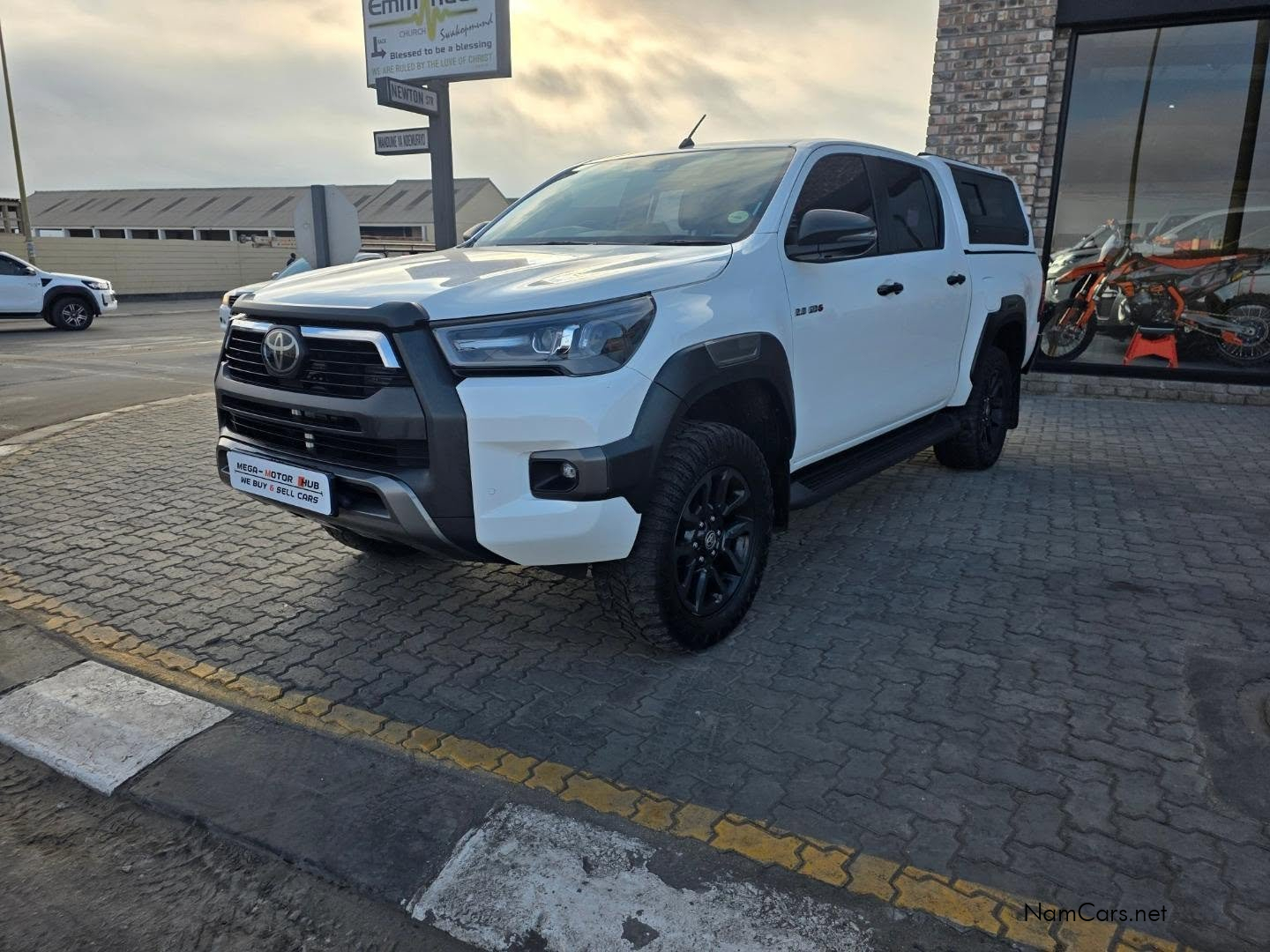 2023 Toyota Hilux photo 3