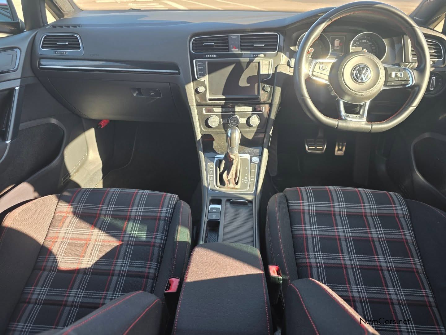 2016 Volkswagen Golf photo 11