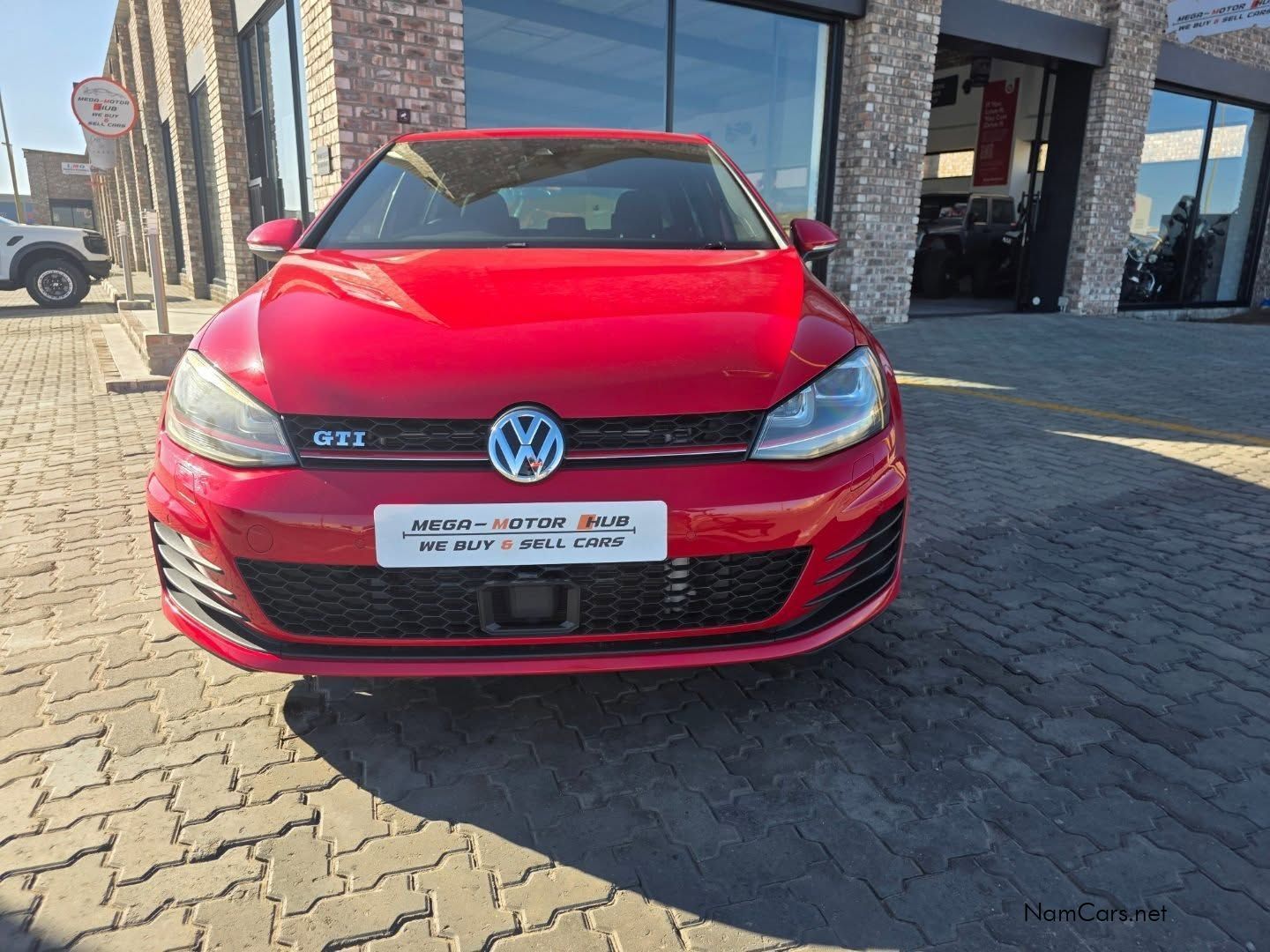2016 Volkswagen Golf photo 2