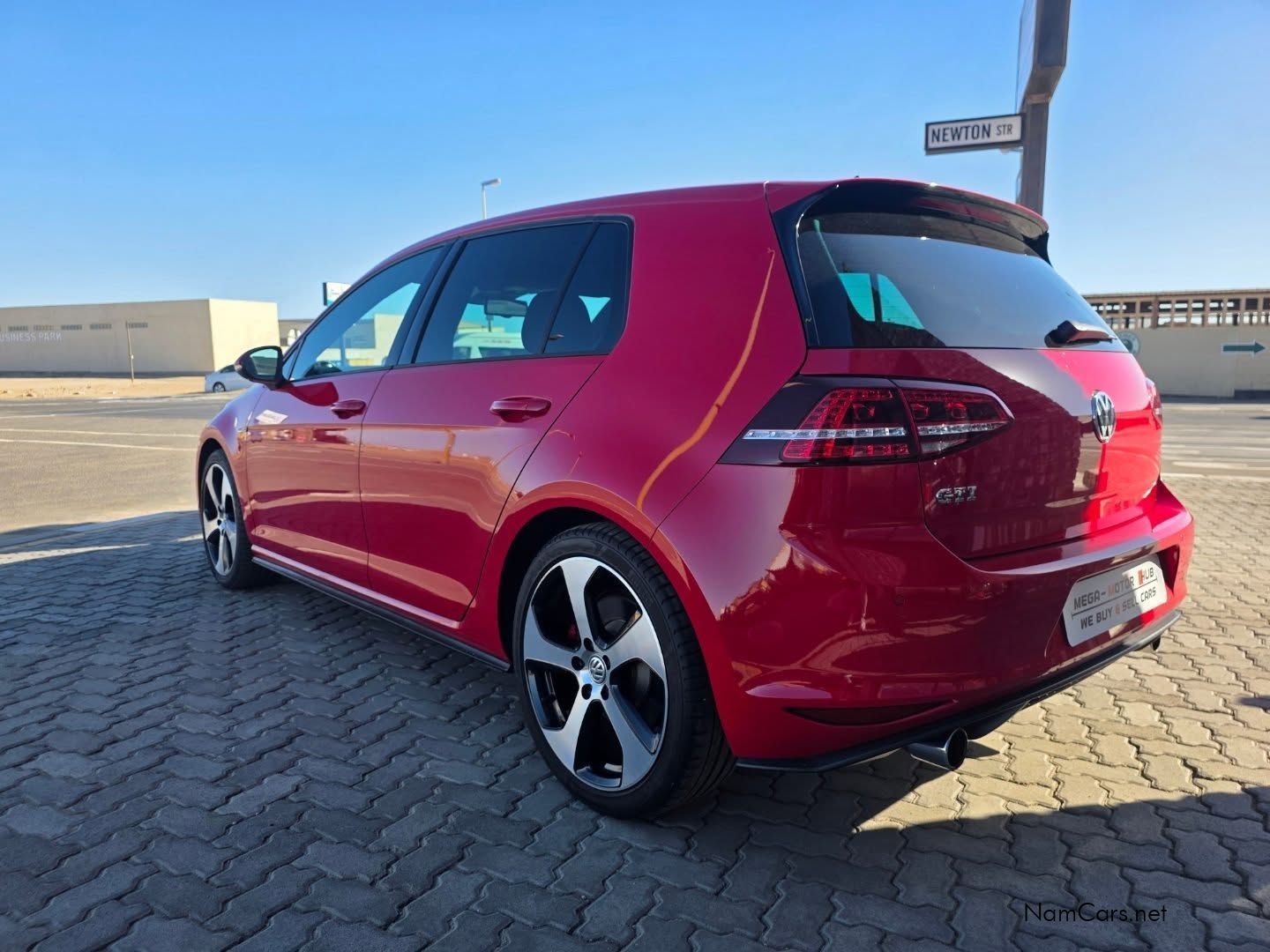 2016 Volkswagen Golf photo 8