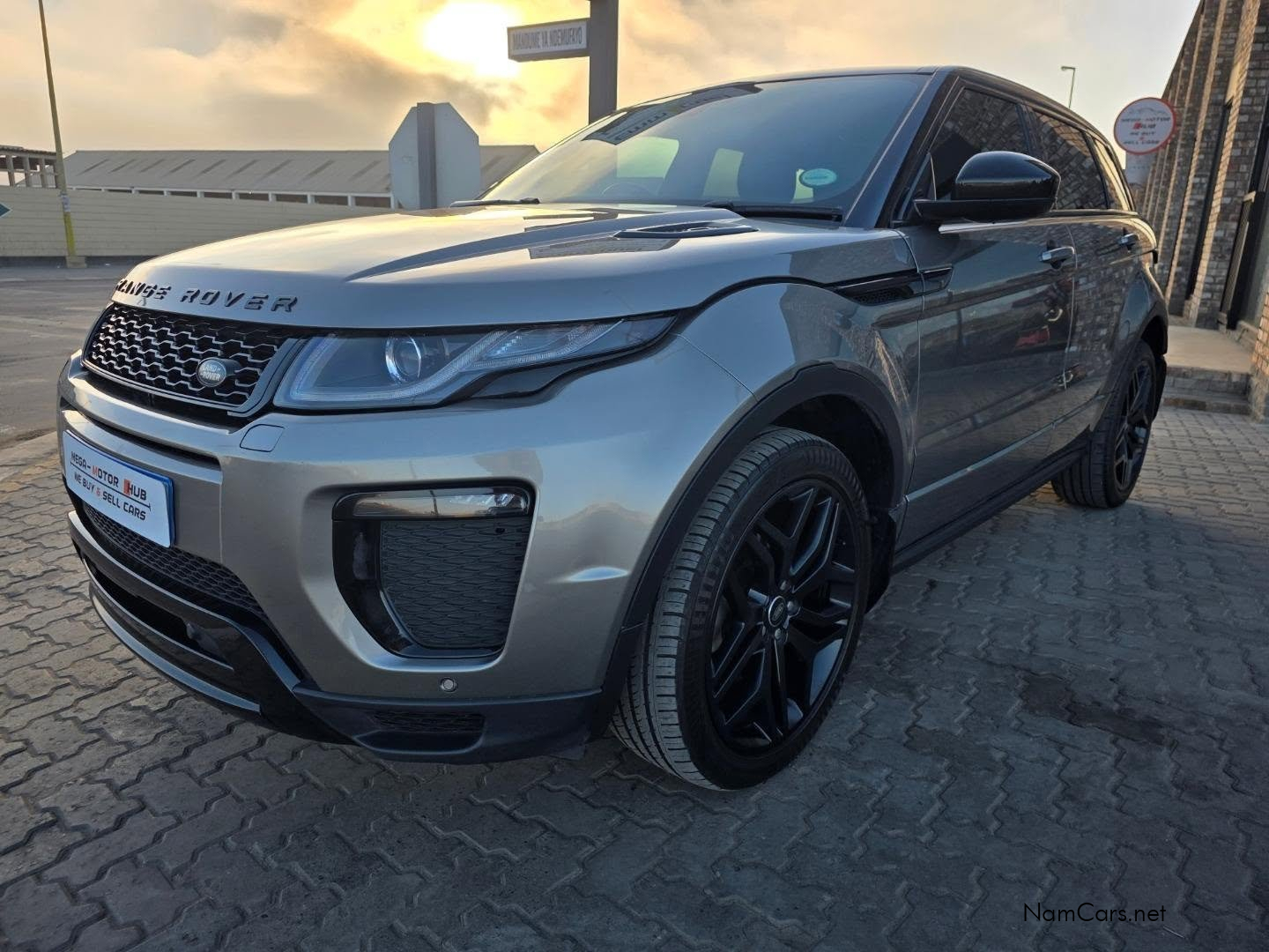 2018 Land Rover Range Rover photo 4