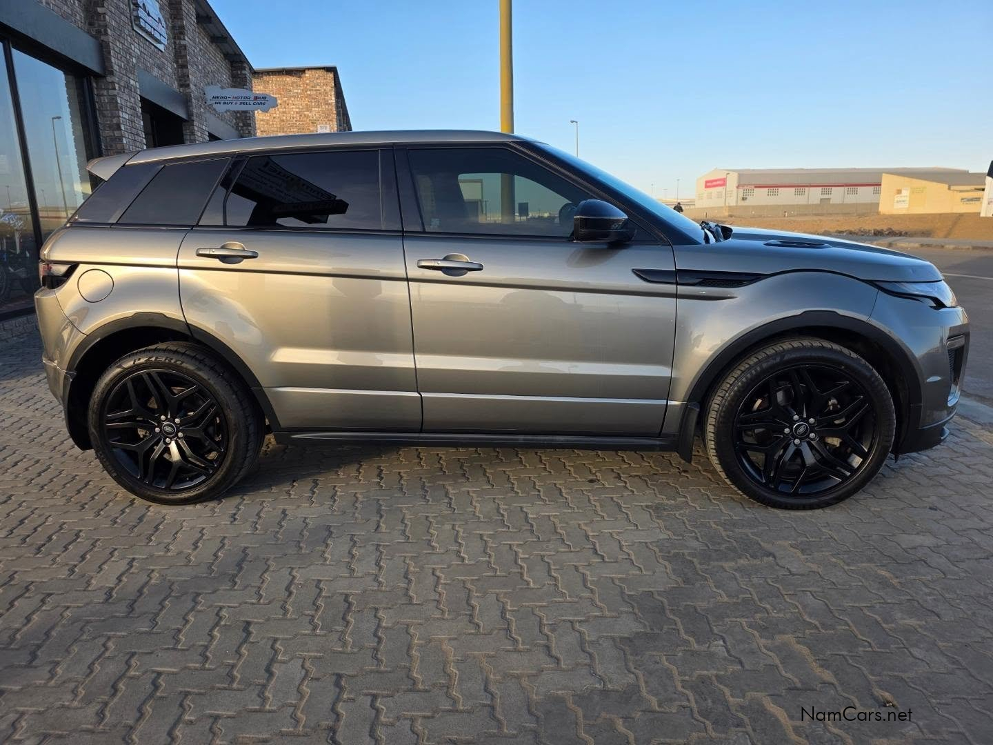 2018 Land Rover Range Rover photo 6