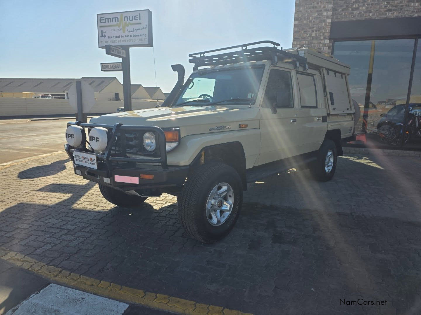 2005 Toyota Land Cruiser photo 1