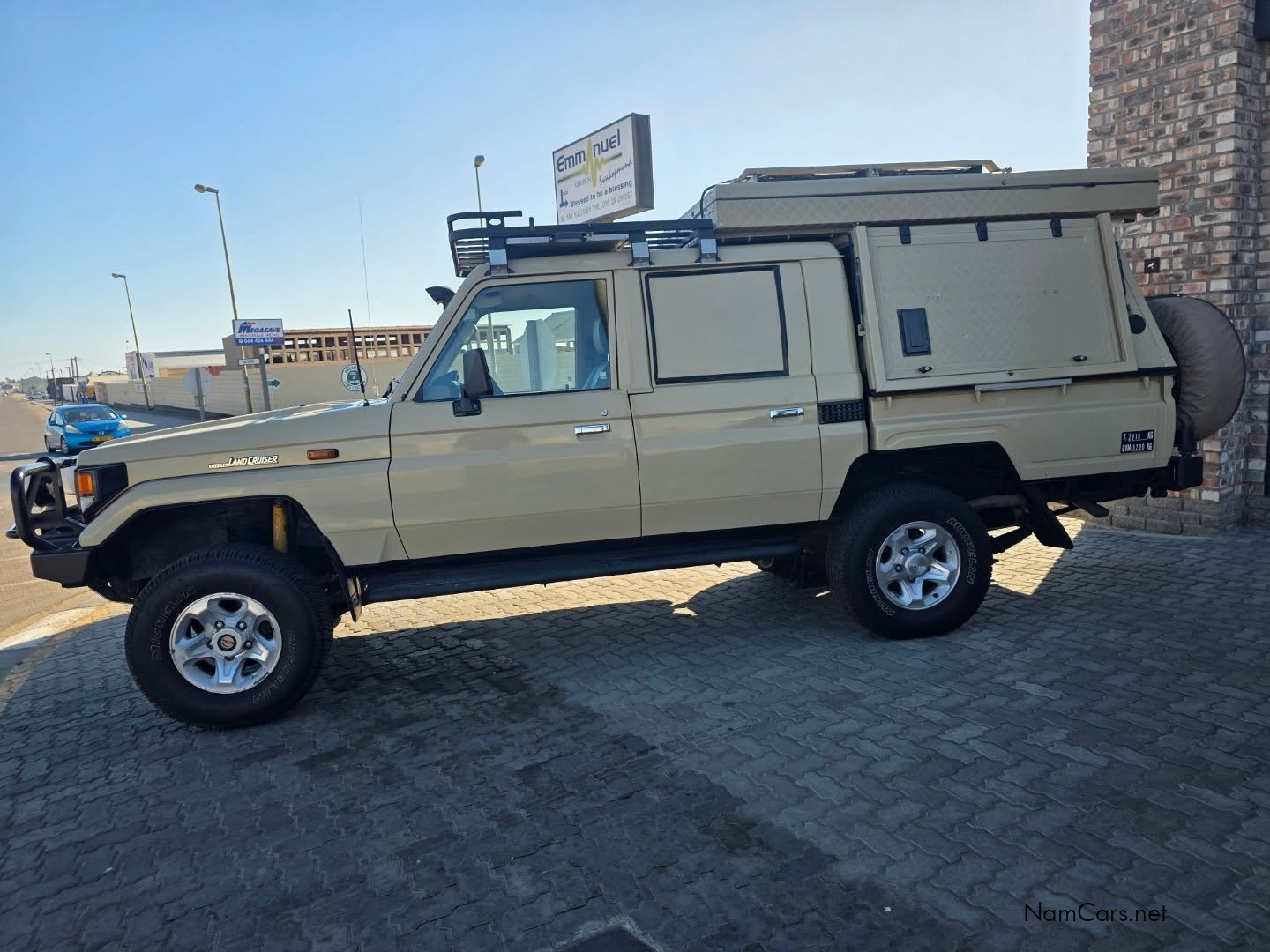 2005 Toyota Land Cruiser photo 6