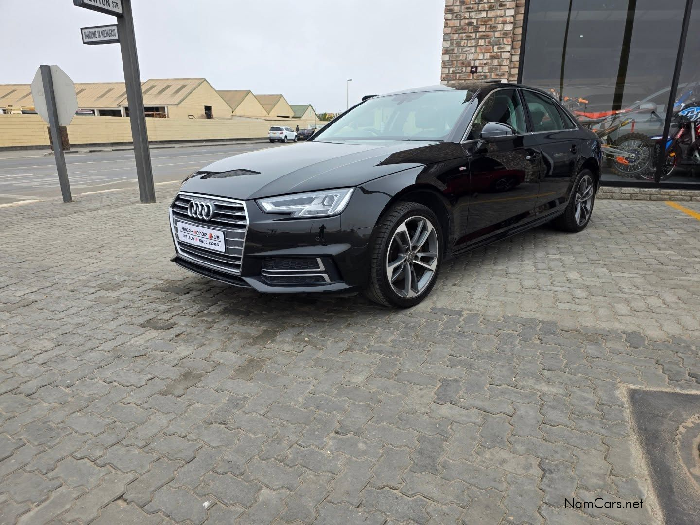 2017 Audi A4 photo 1