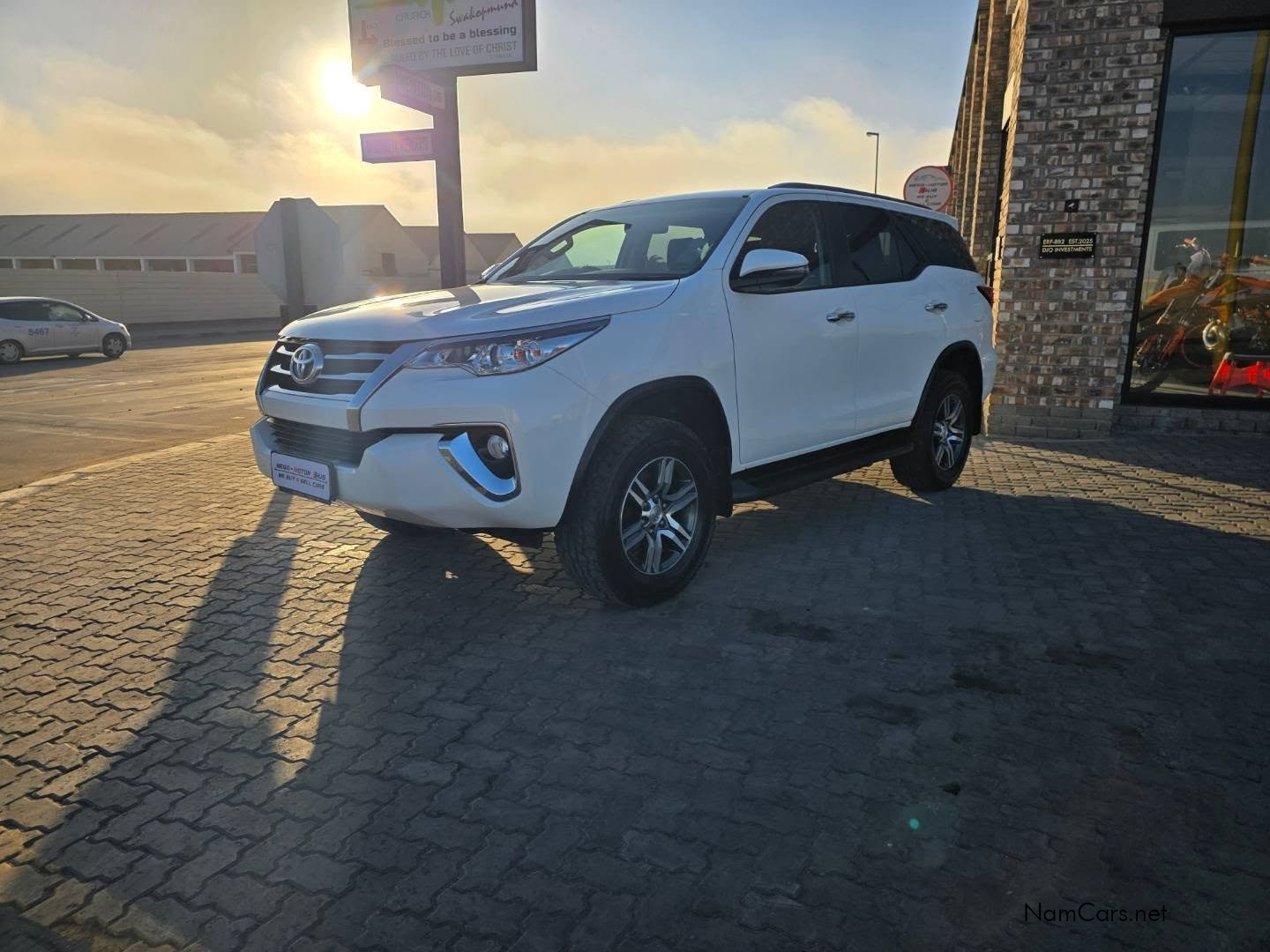 2018 Toyota Fortuner photo 1