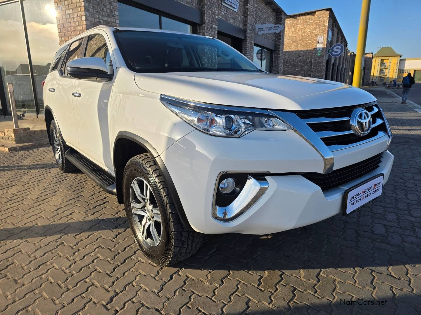 2018 Toyota Fortuner photo 4