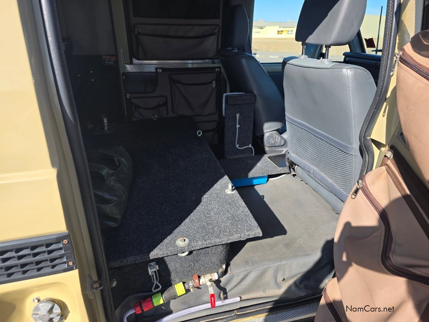 2005 Toyota Land Cruiser photo 14