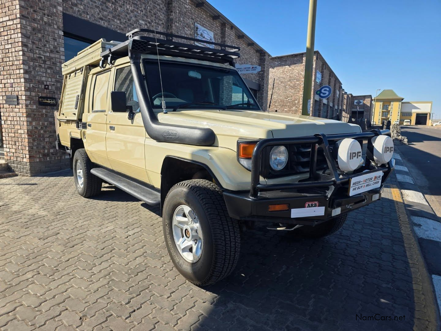 2005 Toyota Land Cruiser photo 4