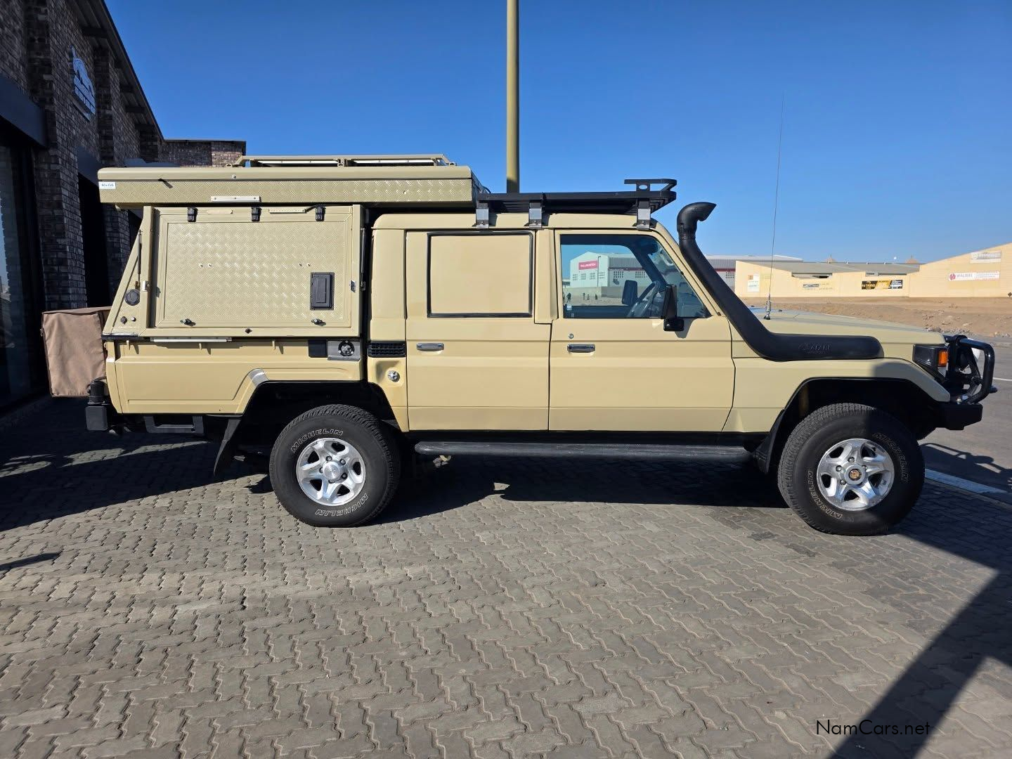 2005 Toyota Land Cruiser photo 5