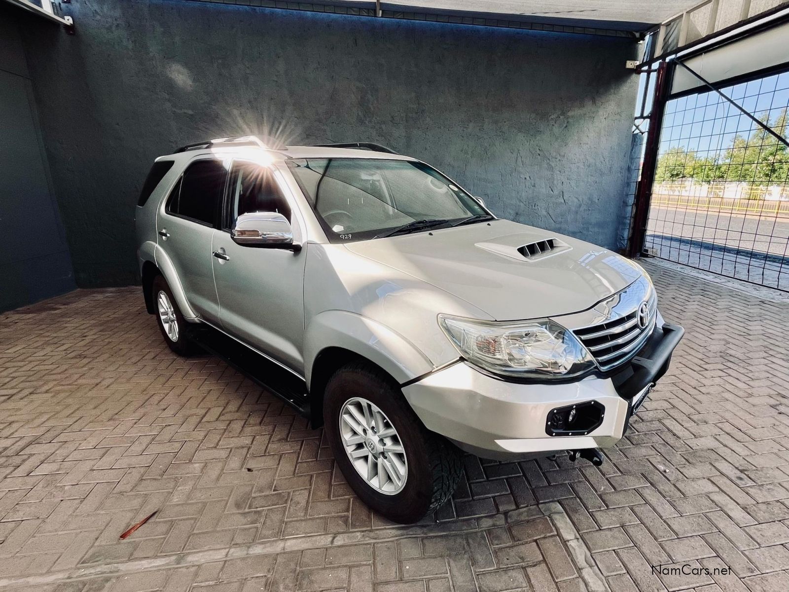 2015 Toyota Fortuner photo 1