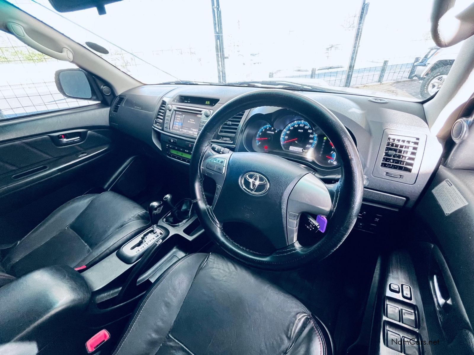 2015 Toyota Fortuner photo 4