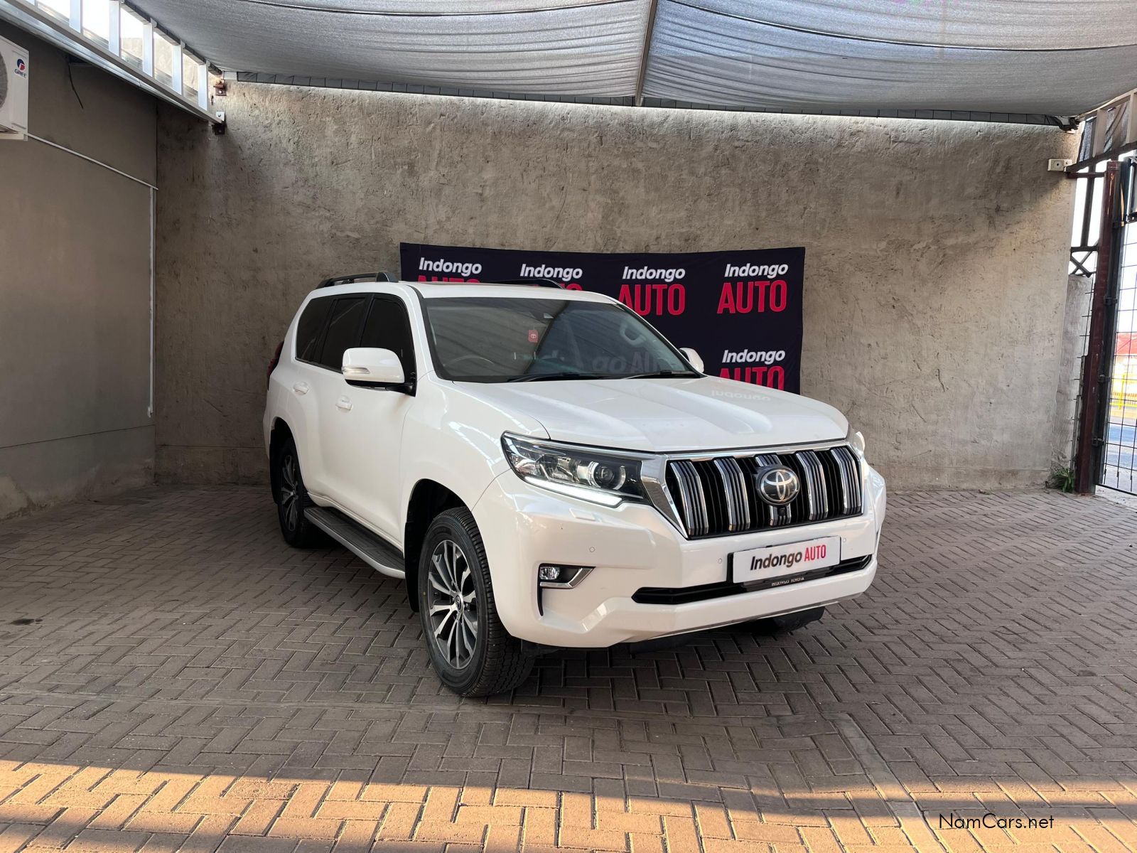 2022 Toyota Prado photo 1