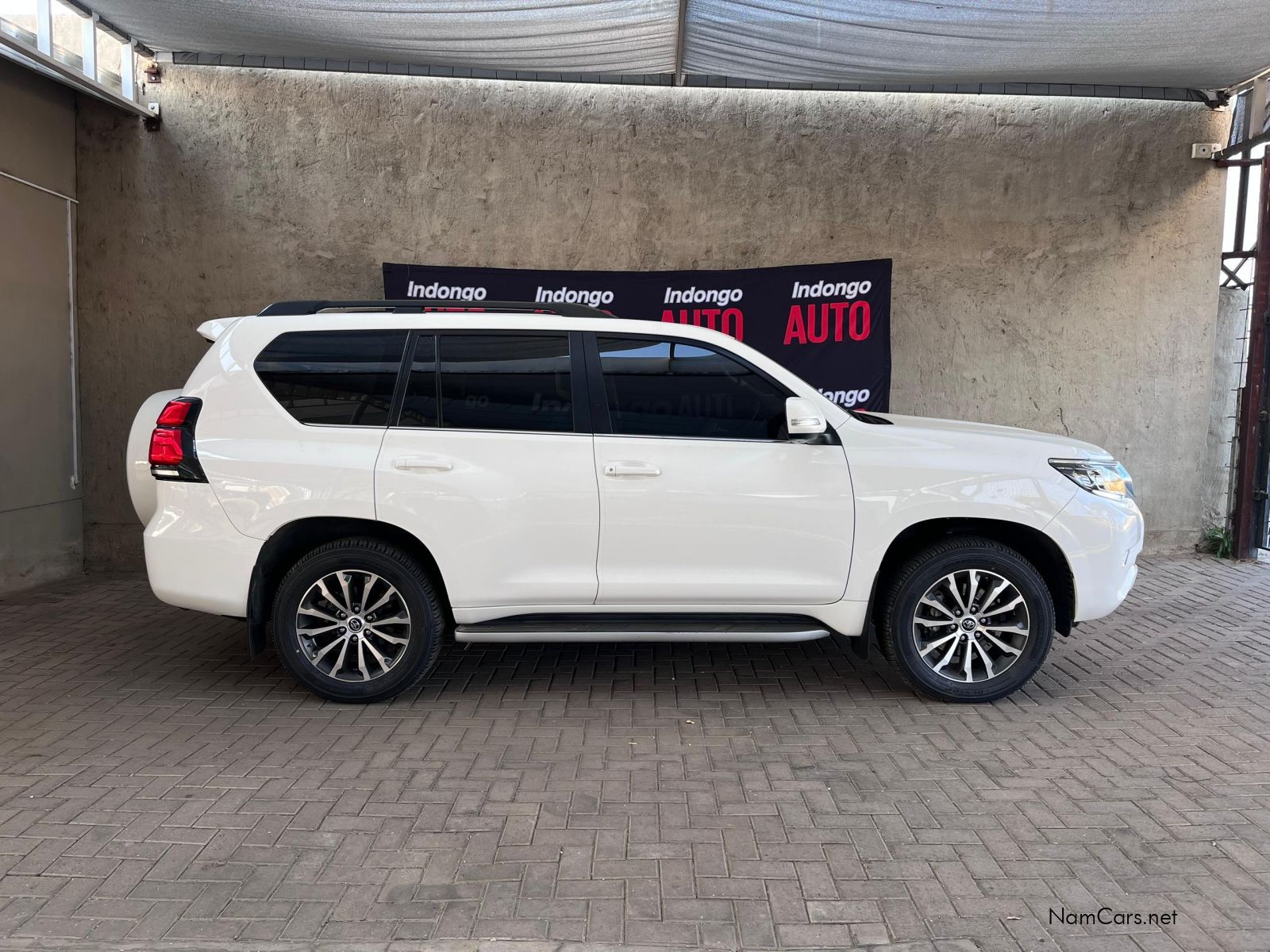 2022 Toyota Prado photo 3