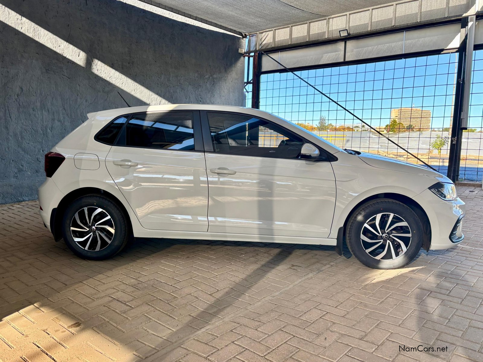 2022 Volkswagen Polo photo 2