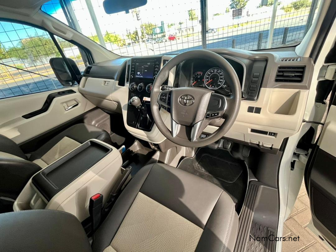 2023 Toyota Quantum photo 4