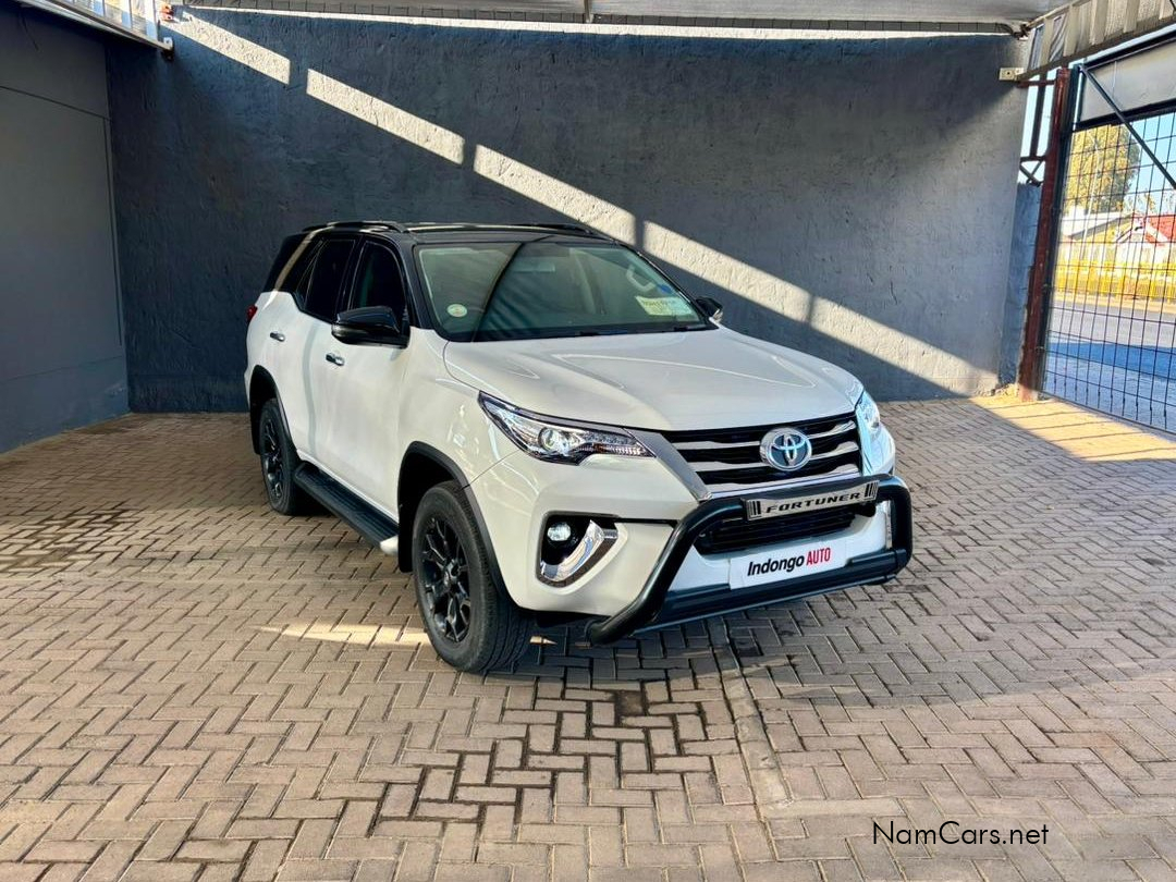 2020 Toyota Fortuner photo 1
