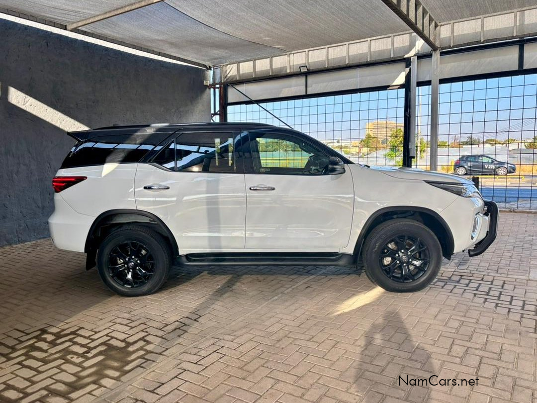 2020 Toyota Fortuner photo 3