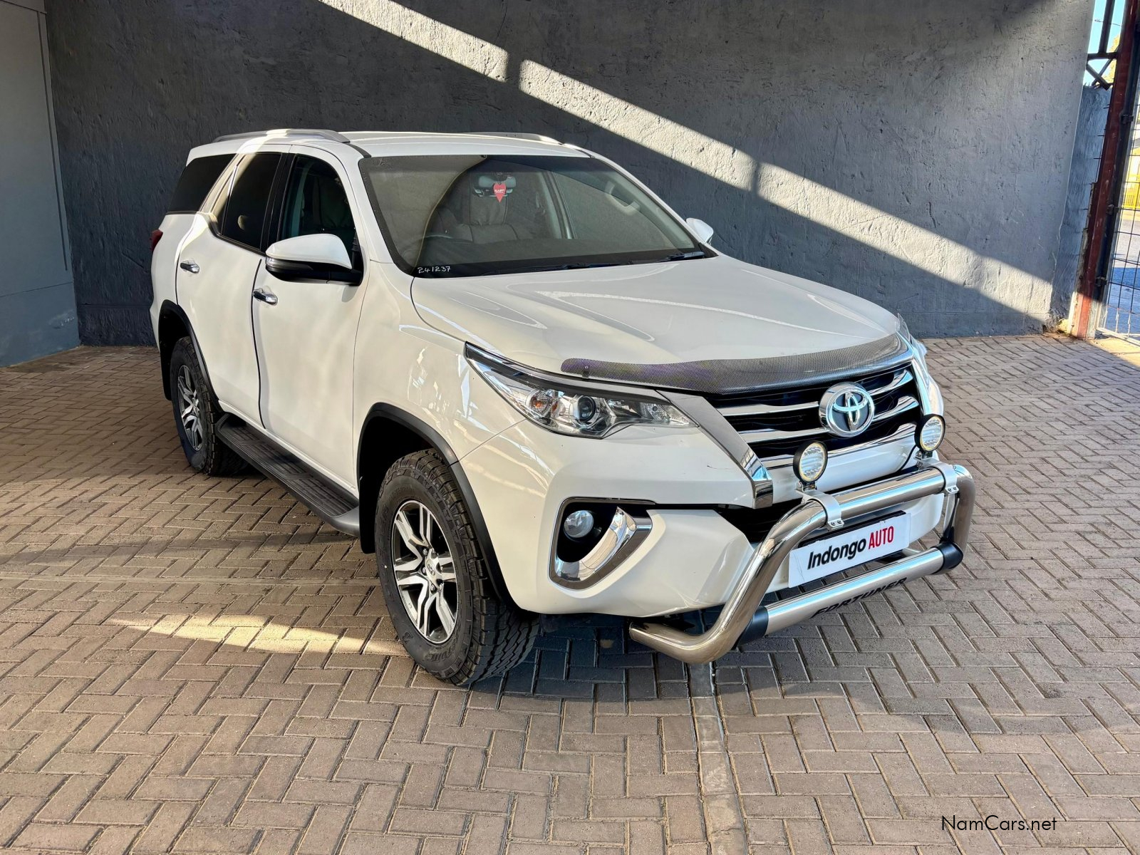 2018 Toyota Fortuner photo 1