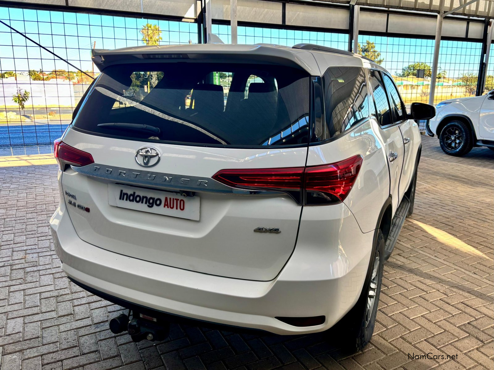 2018 Toyota Fortuner photo 3