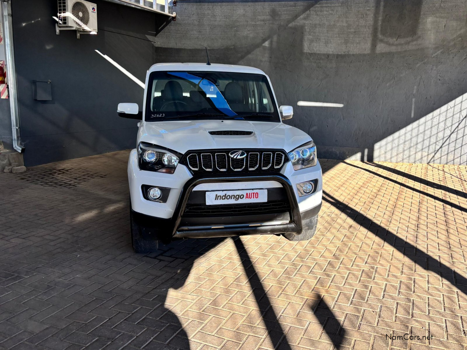 2022 Mahindra PIK UP photo 2