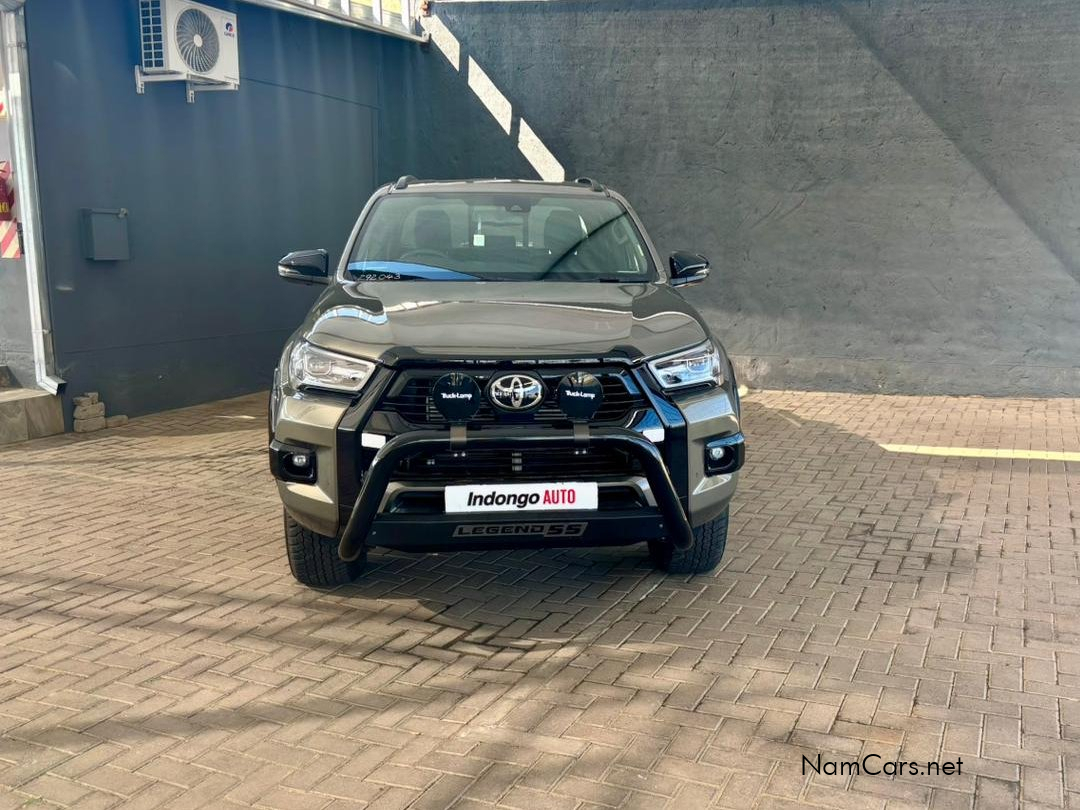 2025 Toyota Hilux photo 2