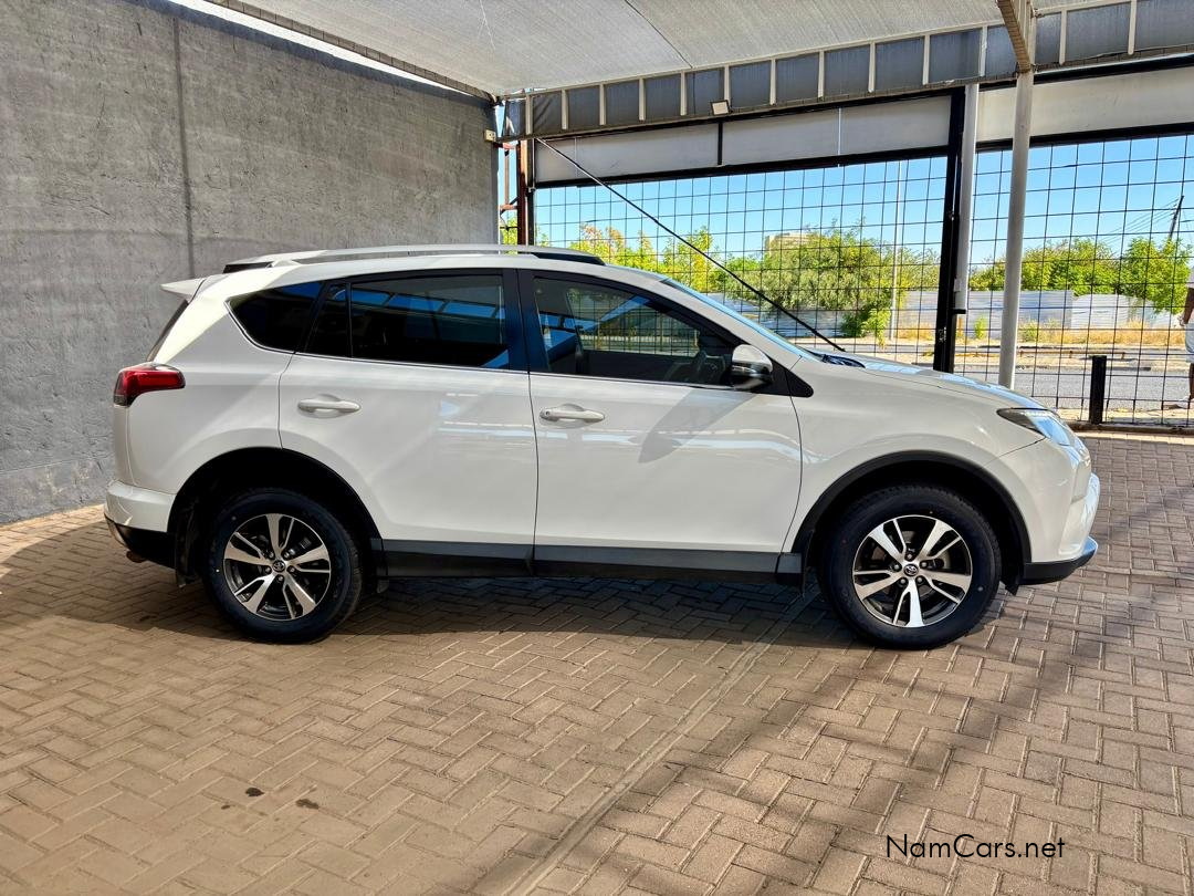 2016 Toyota Rav4 photo 4