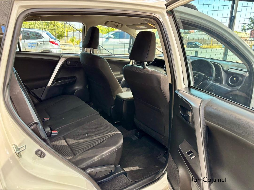 2016 Toyota Rav4 photo 5