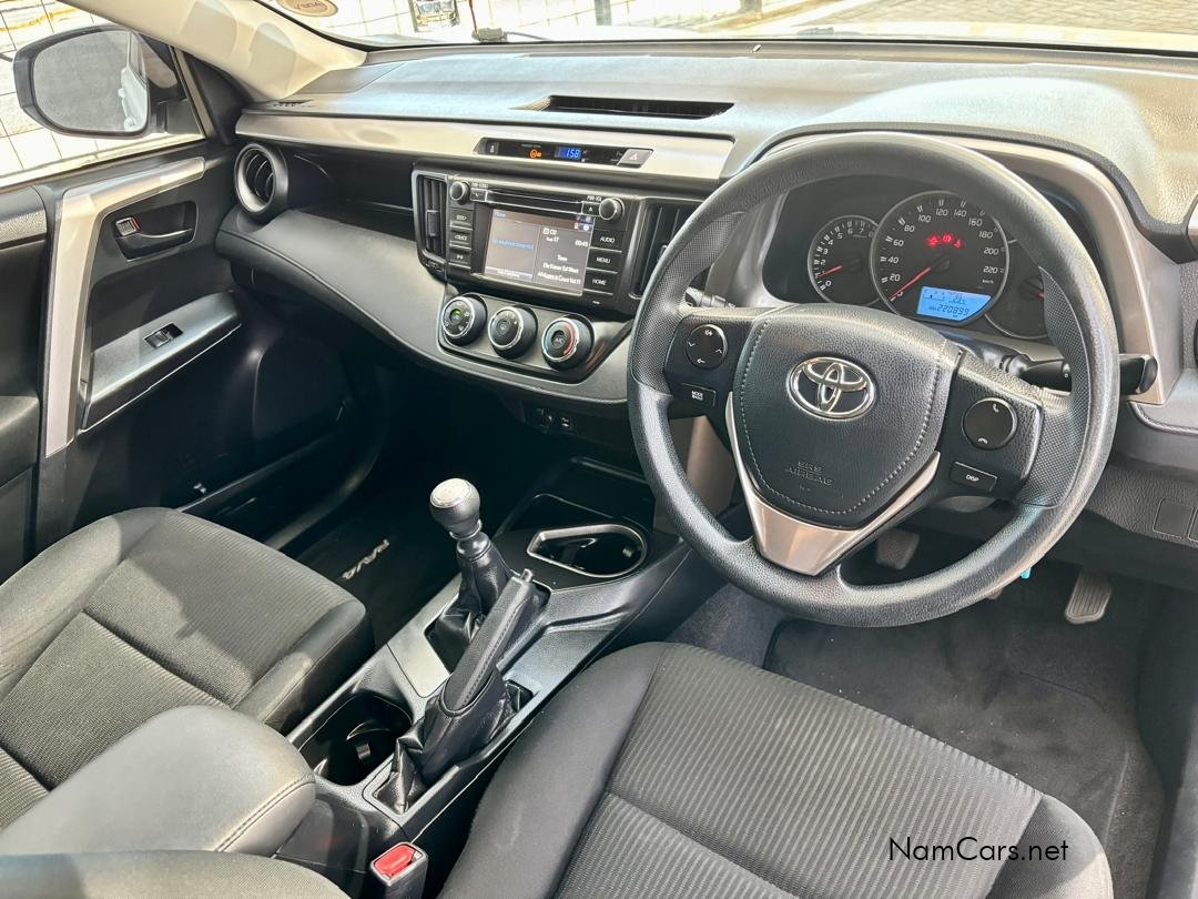 2016 Toyota Rav4 photo 6