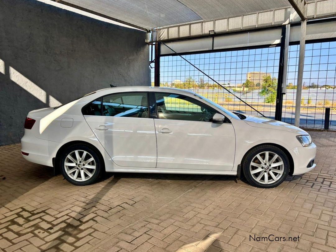 2012 Volkswagen Jetta photo 3
