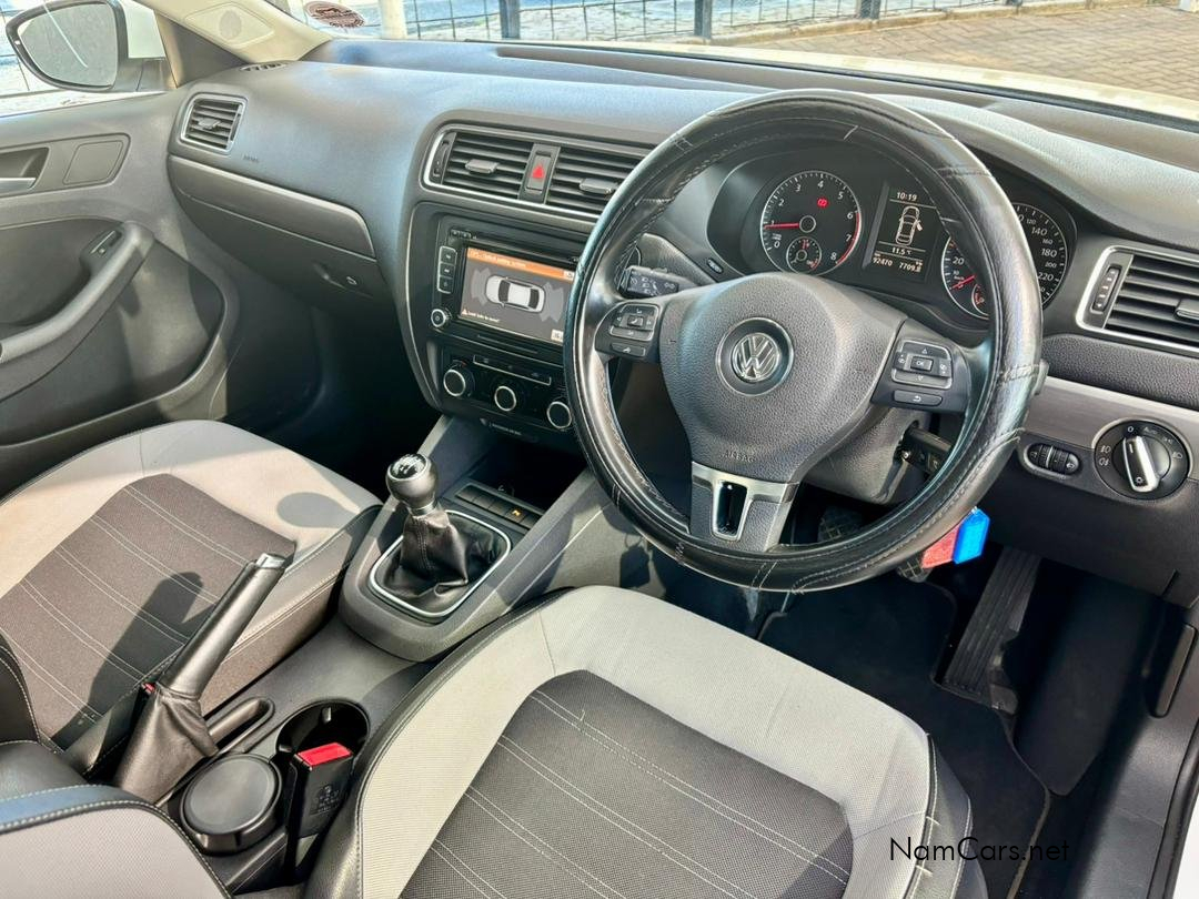 2012 Volkswagen Jetta photo 5