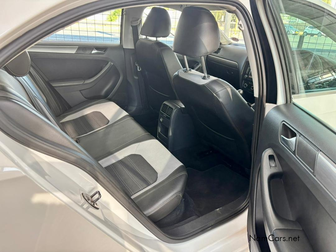2012 Volkswagen Jetta photo 6