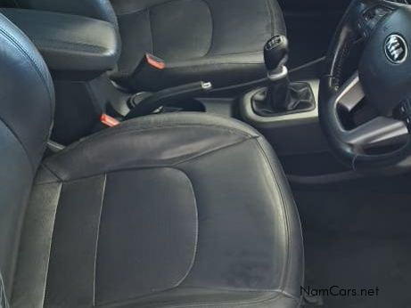 2017 Kia Rio photo 6