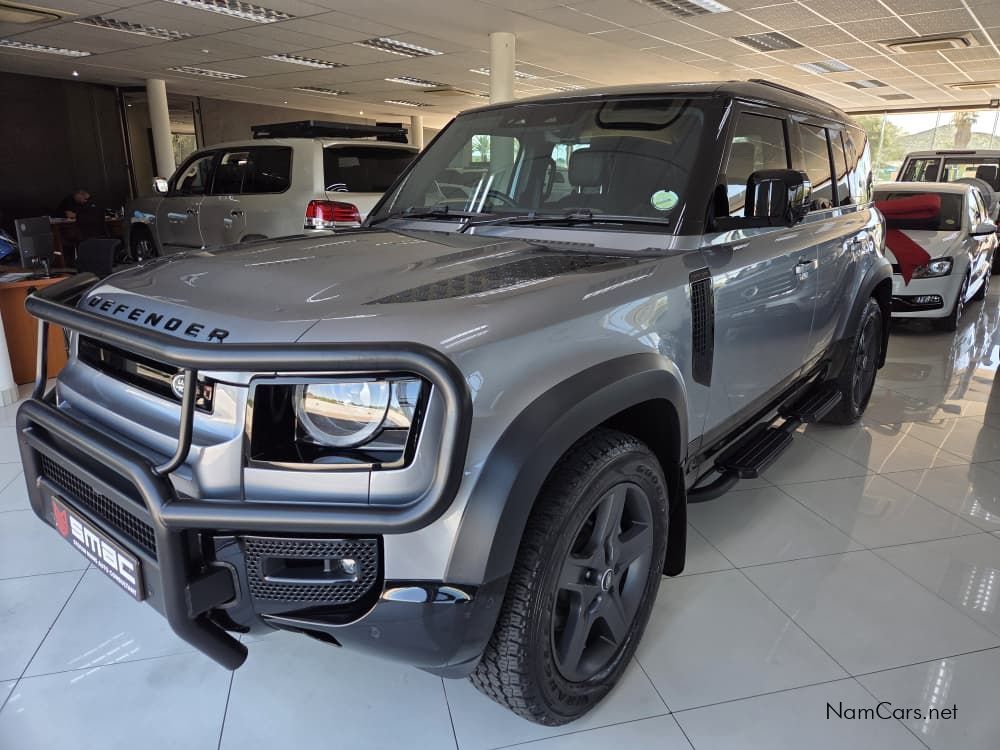 2024 Land Rover 110 photo 1