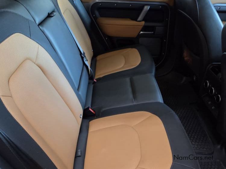 2024 Land Rover 110 photo 6