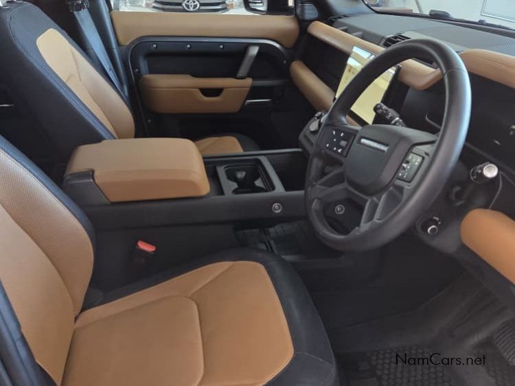 2024 Land Rover 110 photo 7
