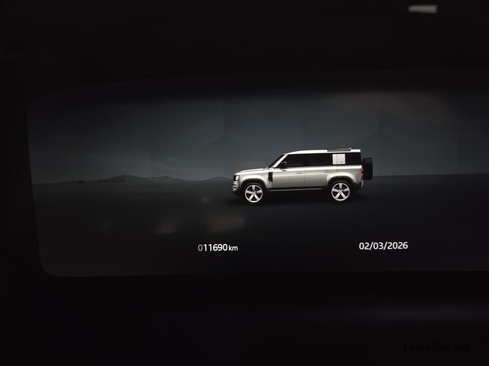 2024 Land Rover 110 photo 8