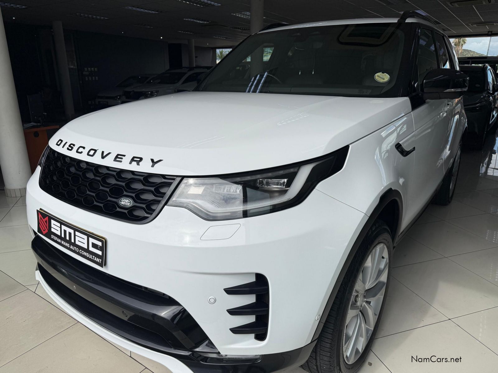 2021 Land Rover Discovery photo 1