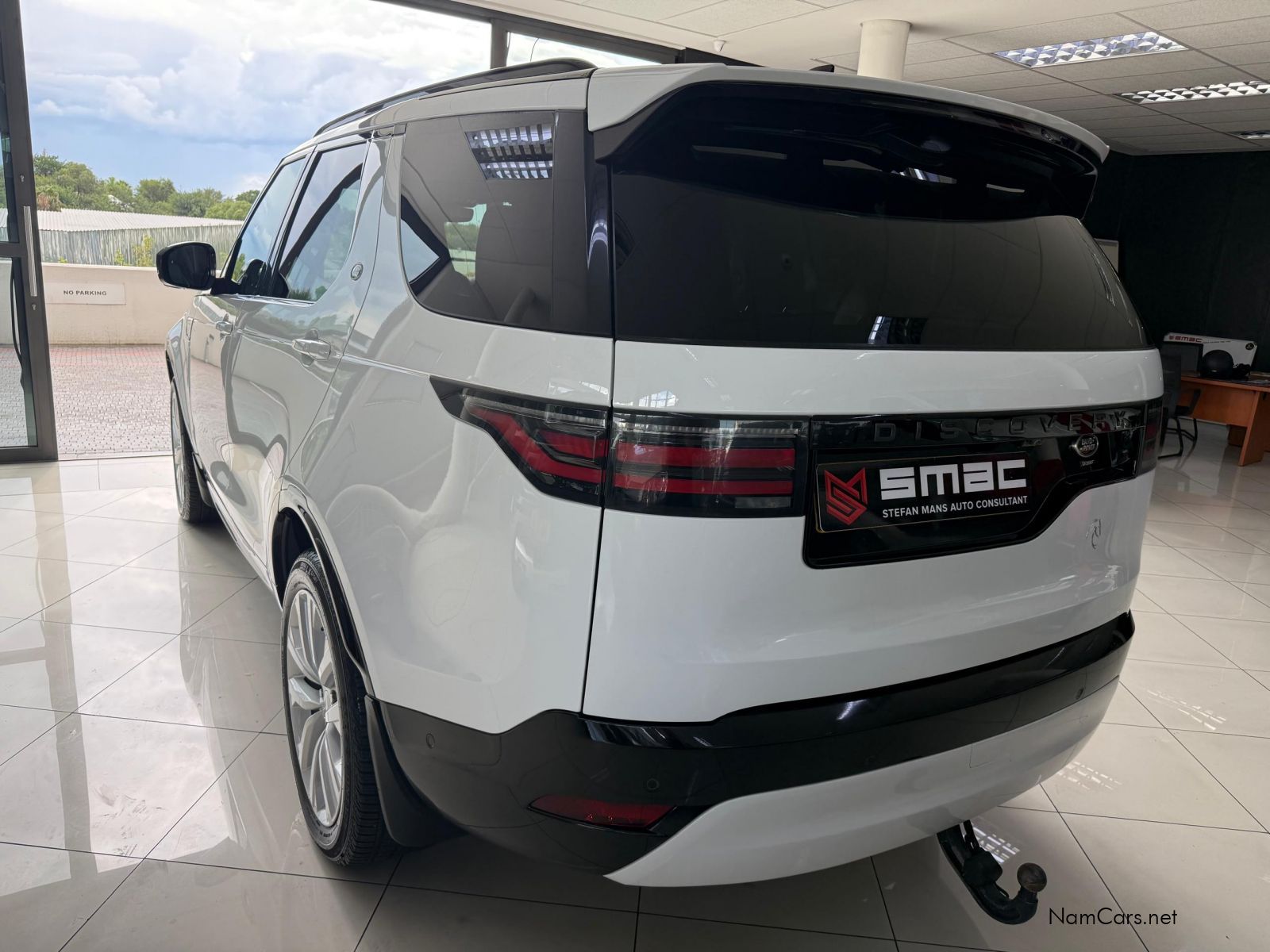 2021 Land Rover Discovery photo 4