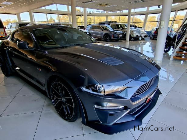 2020 Ford Mustang photo 2