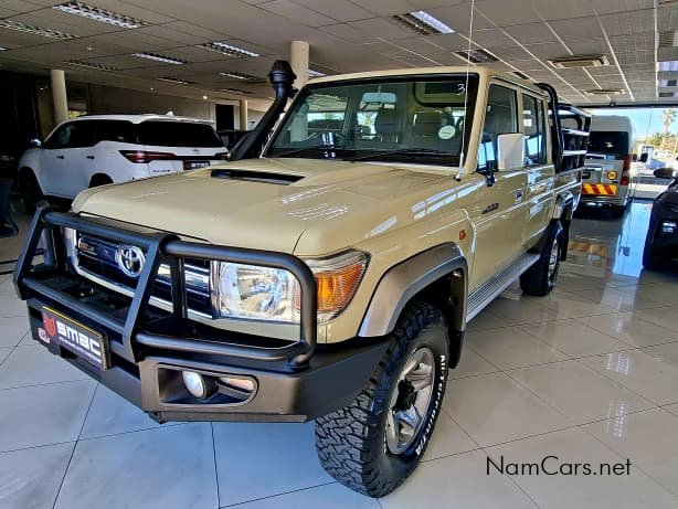 2018 Toyota Land Cruiser photo 1