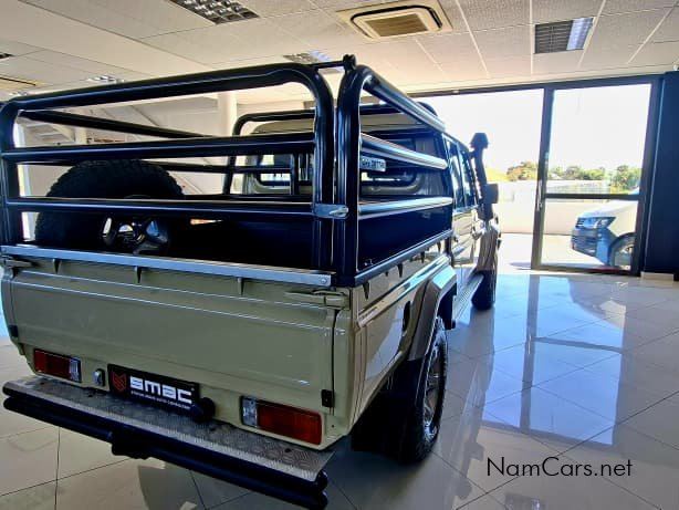 2018 Toyota Land Cruiser photo 3