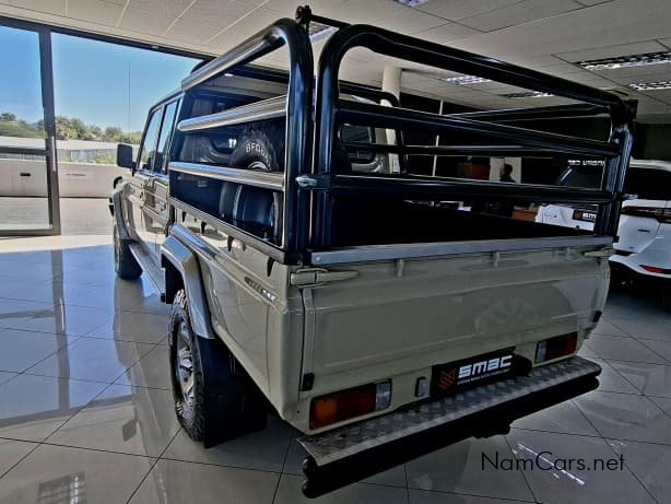 2018 Toyota Land Cruiser photo 4